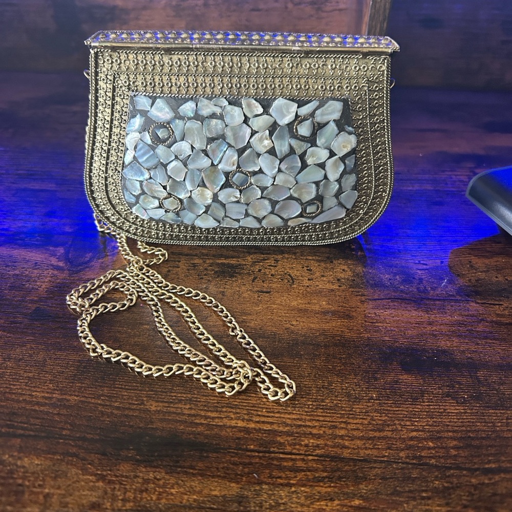 Golden Brass purse - Picture 2 of 4